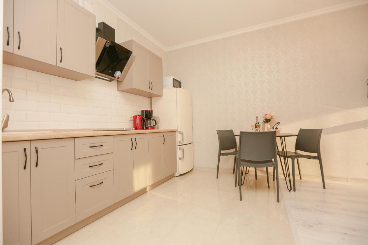 Appartement Жк Славутич Апарти à Kiev Extérieur photo